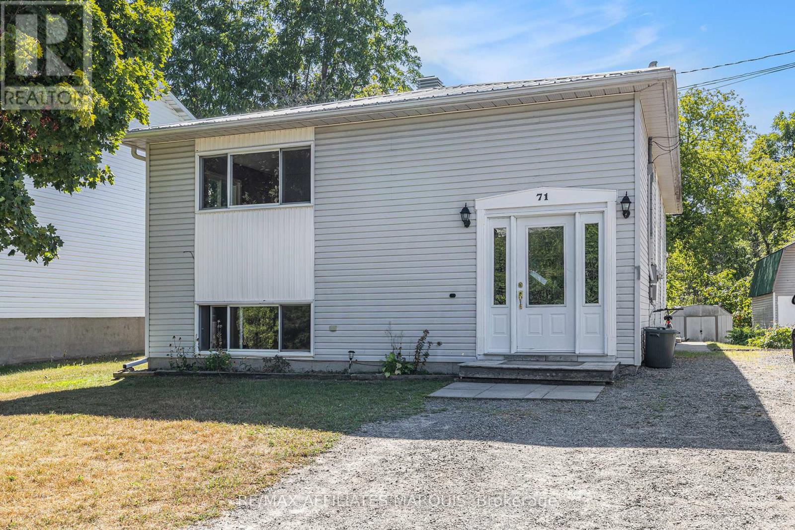71 Stephen Street, Smiths Falls, Ontario  K7A 1K7 - Photo 3 - X12607726