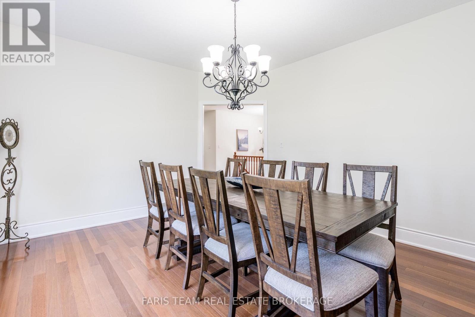 39 Vanderpost Crescent, Essa, Ontario  L0L 2N0 - Photo 13 - N12469883