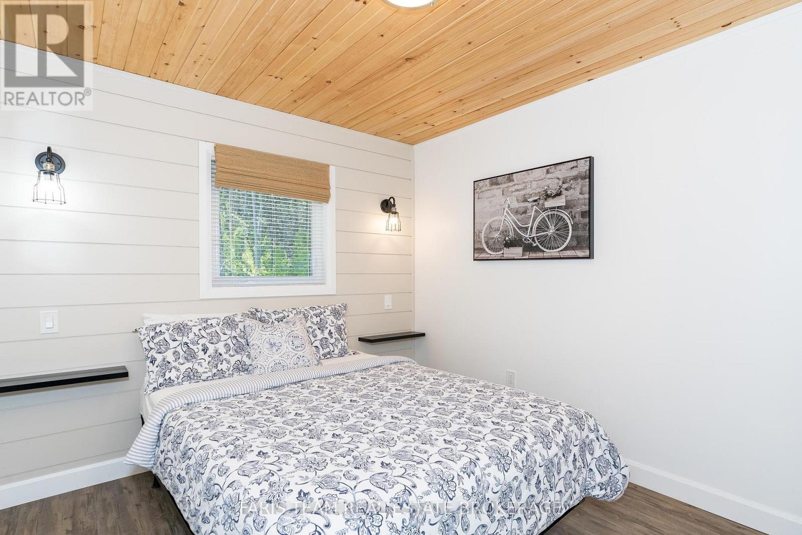 328 Cedar Avenue, Meaford, Ontario  N4L 1W5 - Photo 17 - X12493348