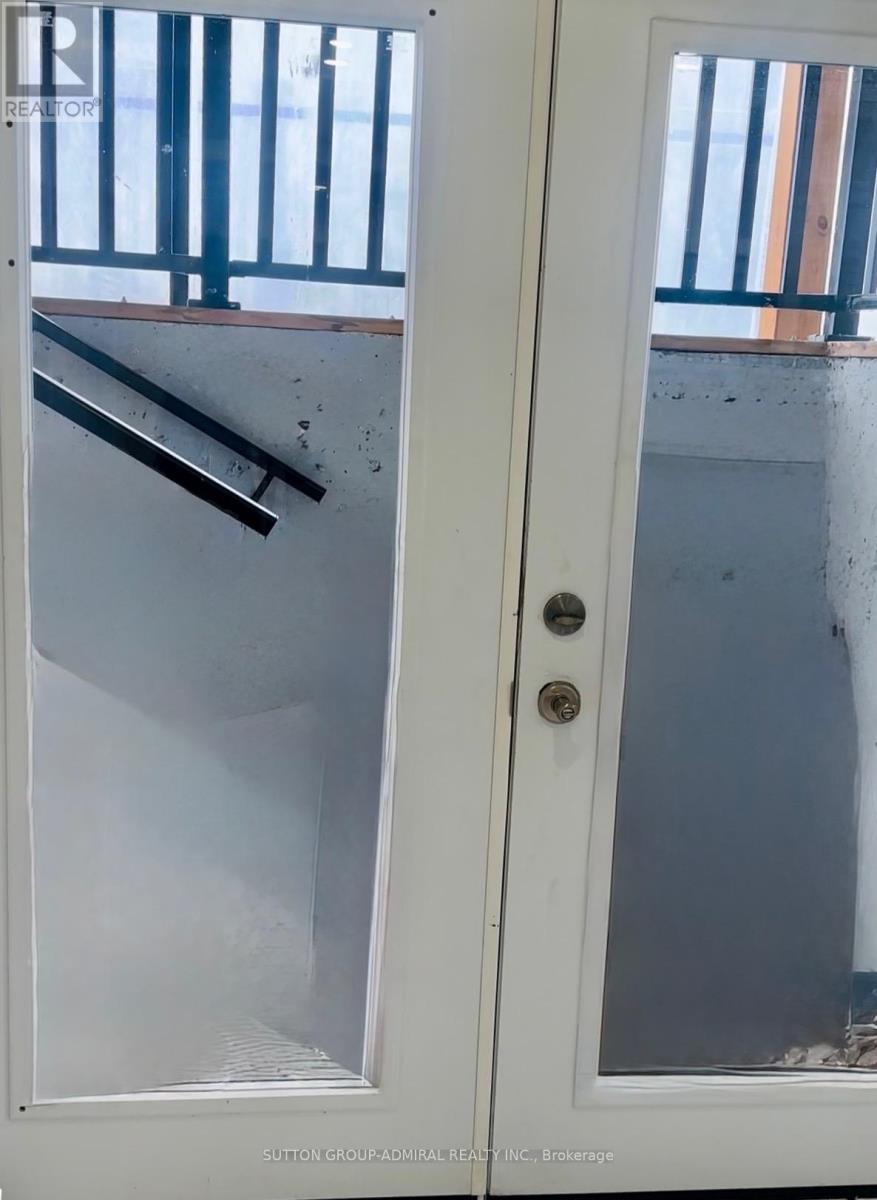 Lower - 10 Silverdale Crescent, Toronto, Ontario  M3A 3H1 - Photo 17 - C12607750