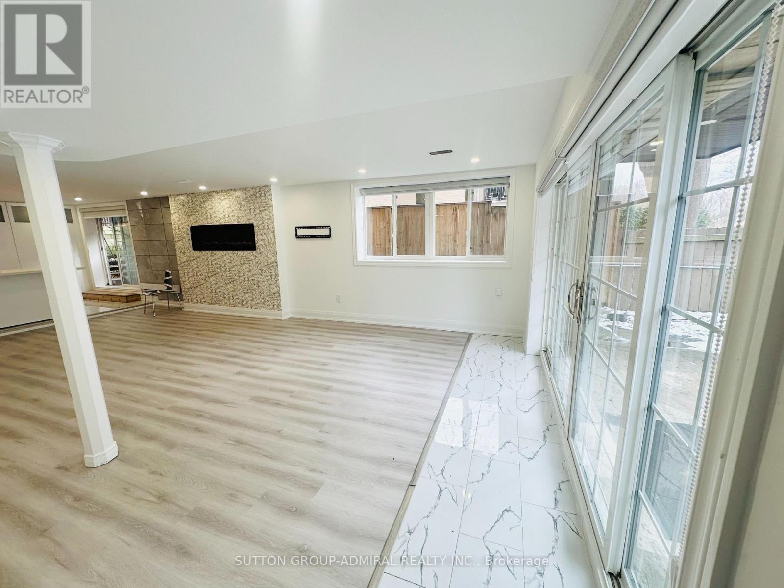 Lower - 10 Silverdale Crescent, Toronto, Ontario  M3A 3H1 - Photo 7 - C12607750