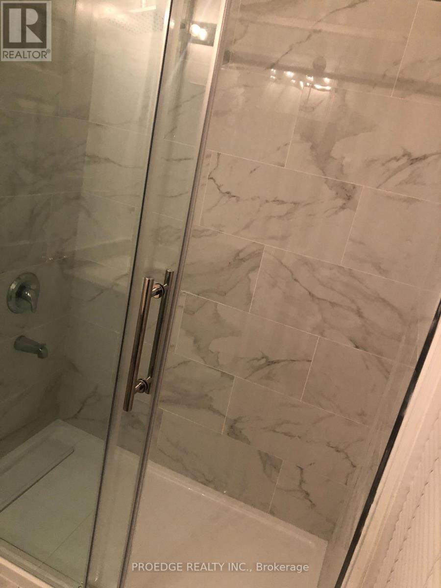 33 Stonewood Street, Ajax, Ontario  L1S 0B3 - Photo 4 - E12607724