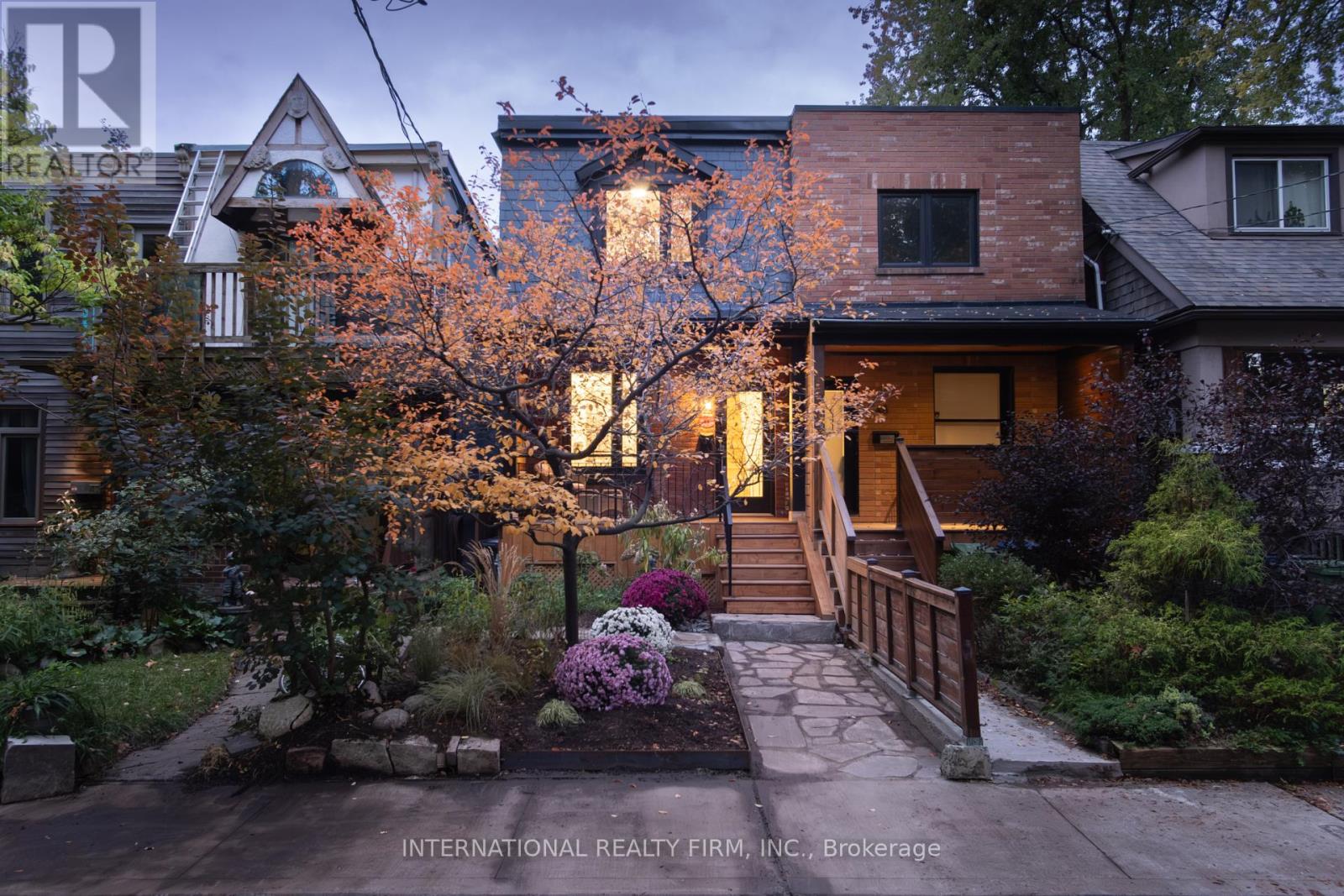 46 MORSE STREET, Toronto, Ontario