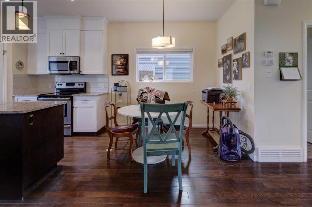 24 Fireside Burrow, Cochrane, Alberta  T4C 0T3 - Photo 8 - A2258134