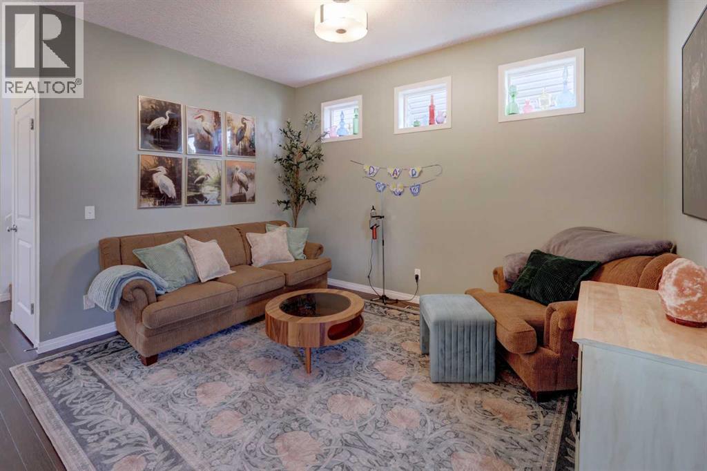 24 Fireside Burrow, Cochrane, Alberta  T4C 0T3 - Photo 10 - A2258134