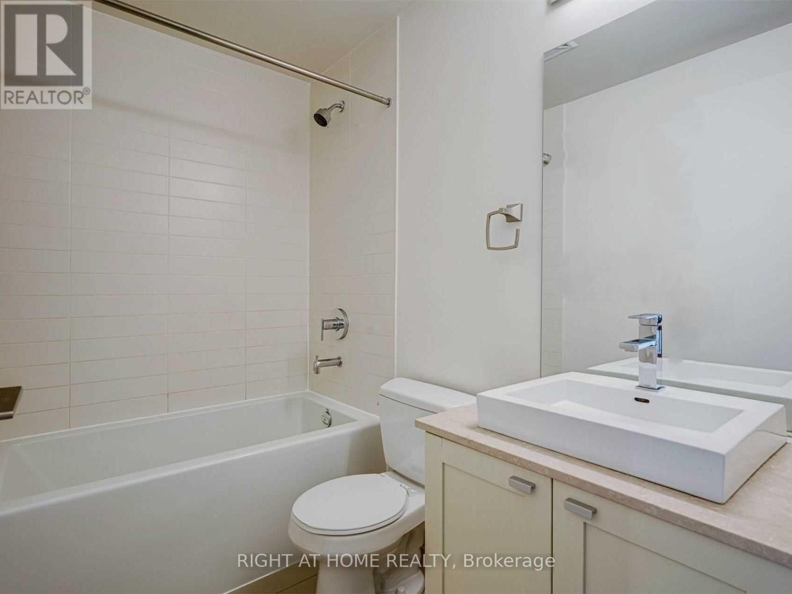 1613 - 105 The Queensway Avenue, Toronto, Ontario  M6S 5B5 - Photo 10 - W12607758