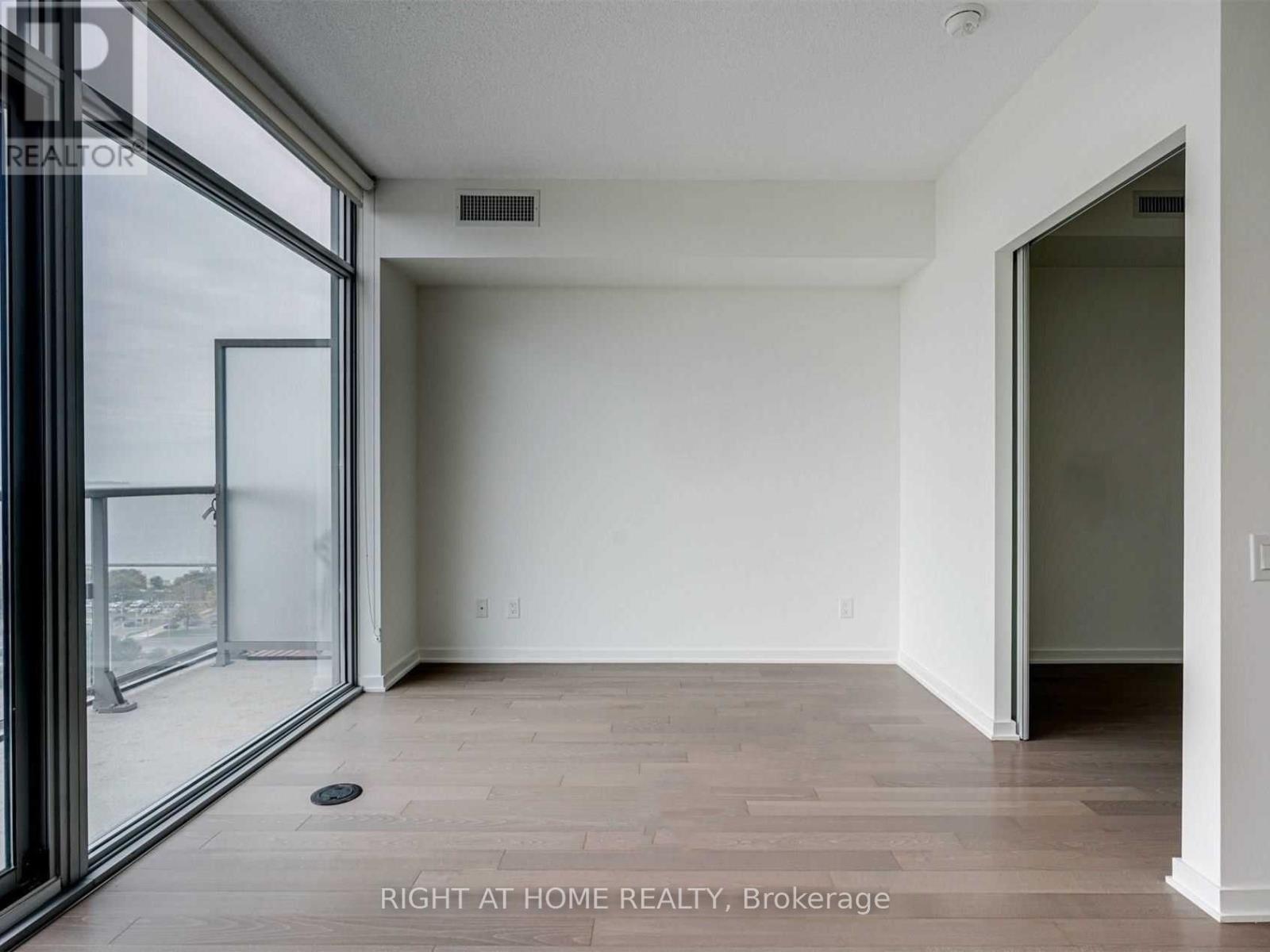 1613 - 105 The Queensway Avenue, Toronto, Ontario  M6S 5B5 - Photo 6 - W12607758