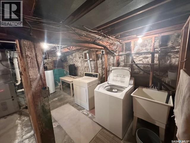 107 1st Avenue W, Gravelbourg, Saskatchewan  S0H 1X0 - Photo 25 - SK025294