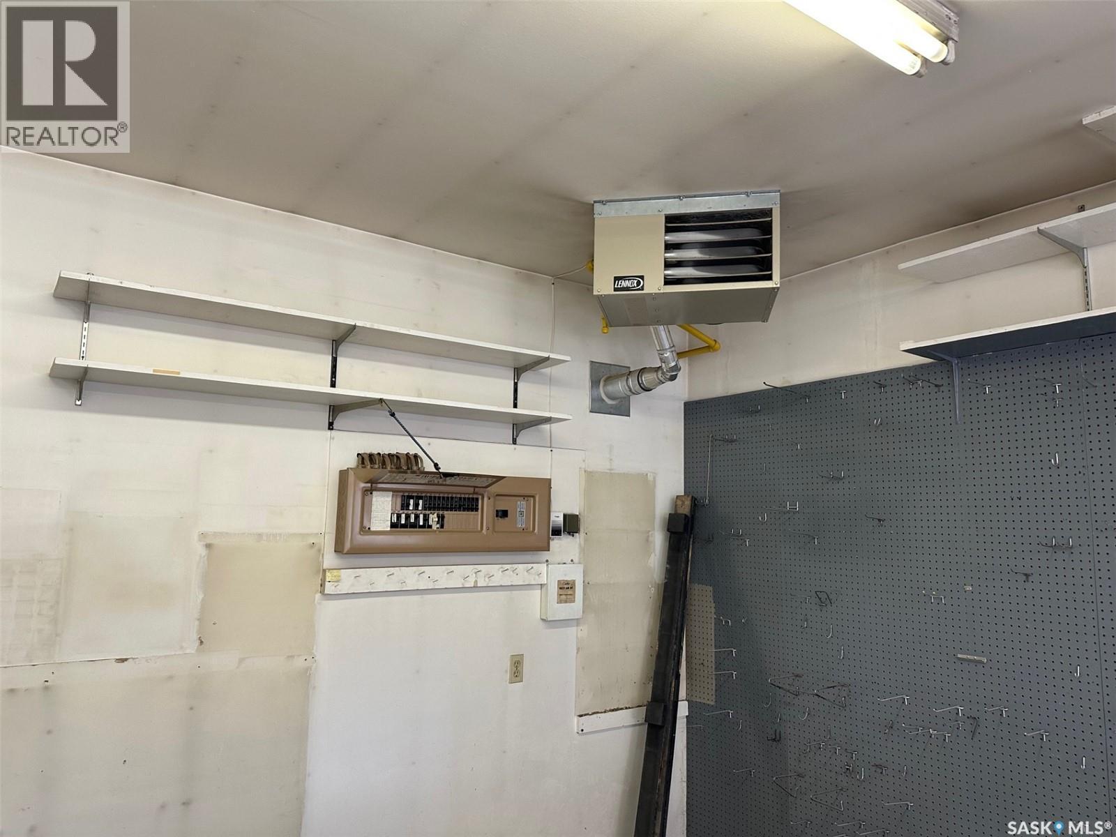 107 1st Avenue W, Gravelbourg, Saskatchewan  S0H 1X0 - Photo 30 - SK025294