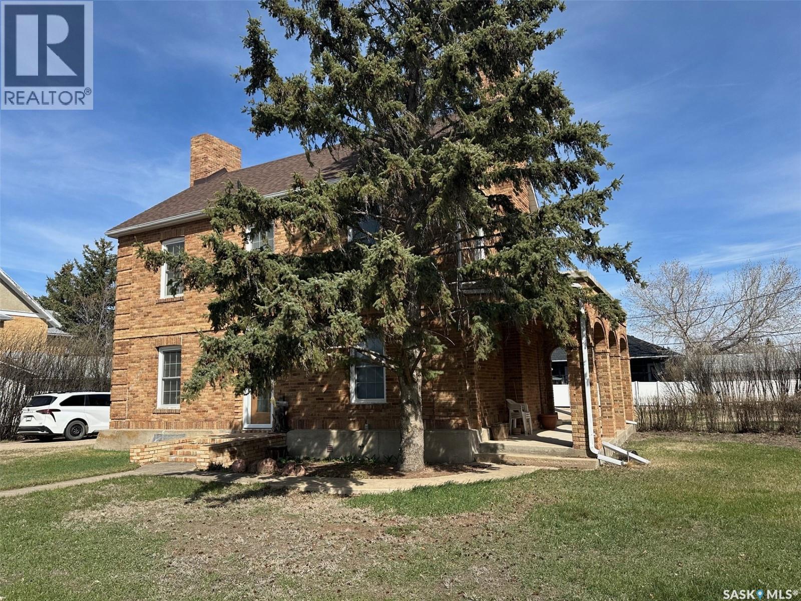 107 1st Avenue W, Gravelbourg, Saskatchewan  S0H 1X0 - Photo 32 - SK025294