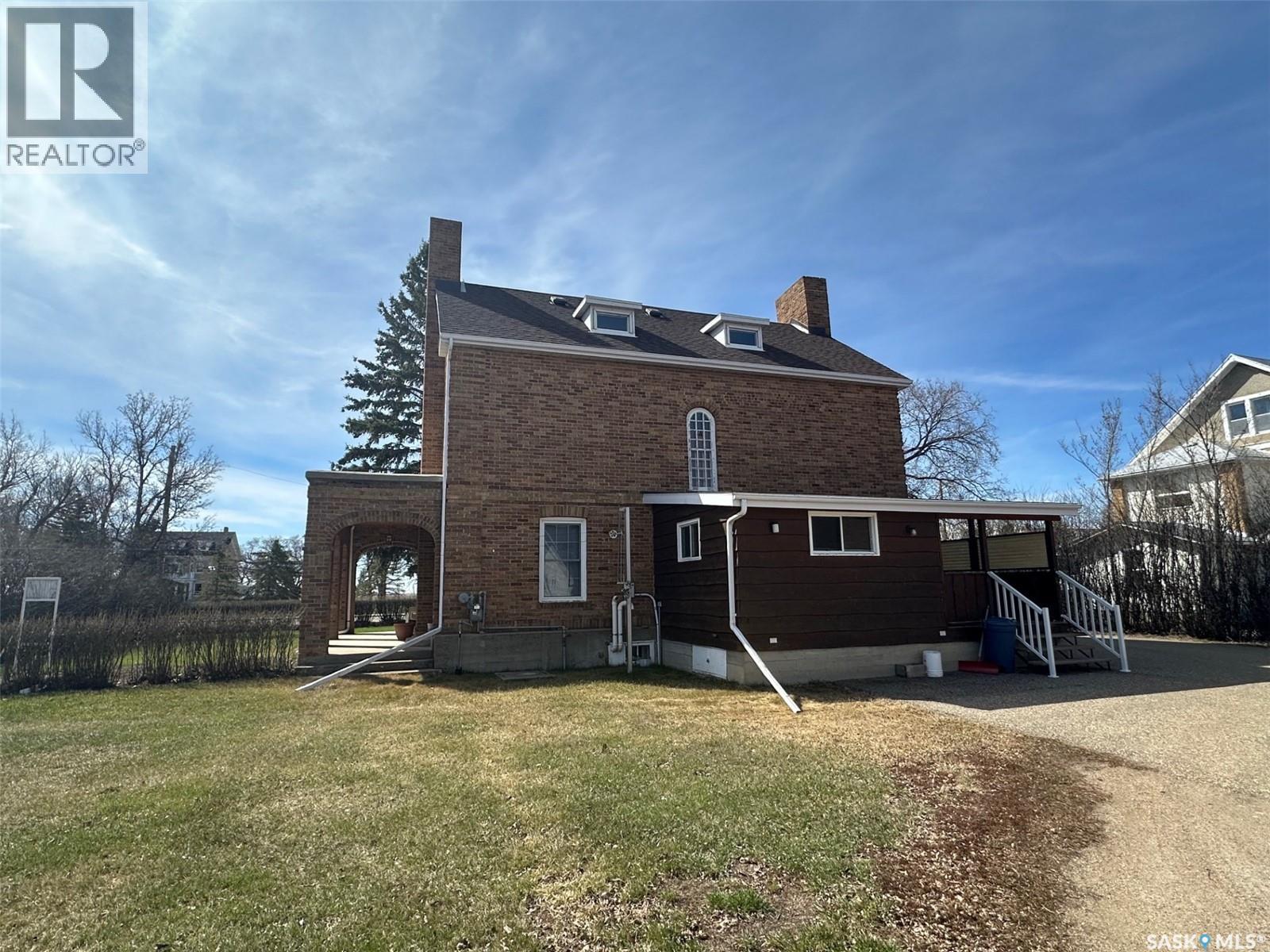 107 1st Avenue W, Gravelbourg, Saskatchewan  S0H 1X0 - Photo 34 - SK025294