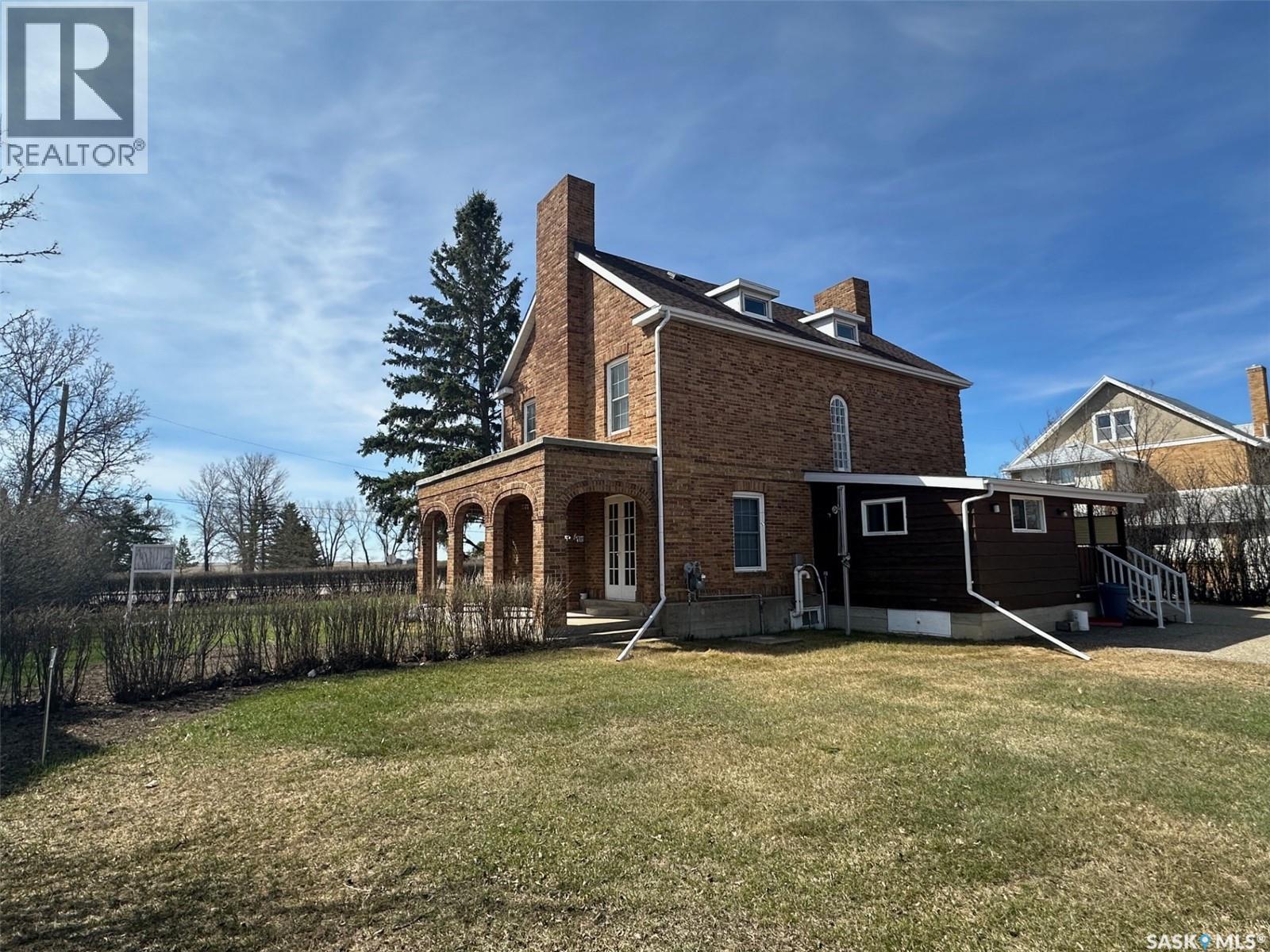 107 1st Avenue W, Gravelbourg, Saskatchewan  S0H 1X0 - Photo 5 - SK025294