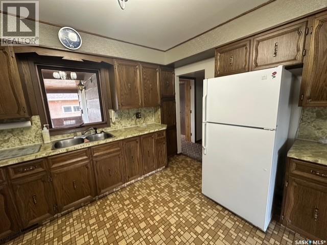 107 1st Avenue W, Gravelbourg, Saskatchewan  S0H 1X0 - Photo 8 - SK025294