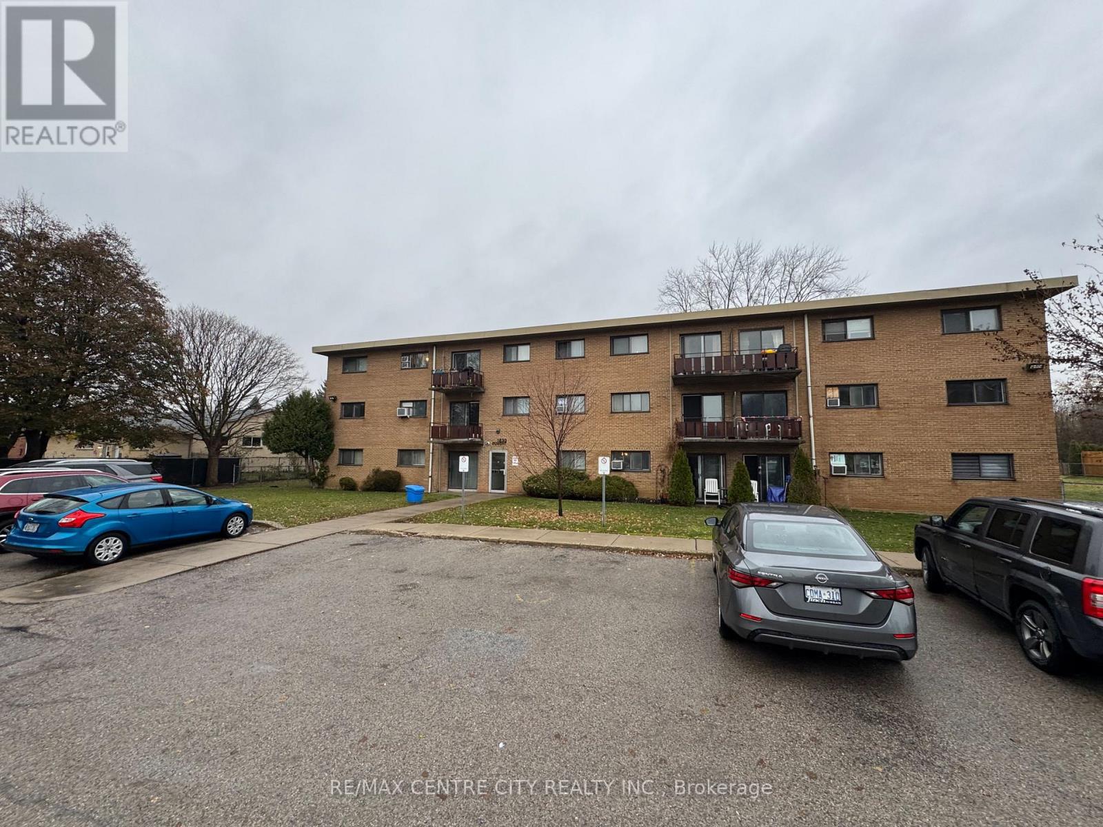 206 - 1830 Dumont Street, London East, Ontario  N5W 2S1 - Photo 2 - X12607796