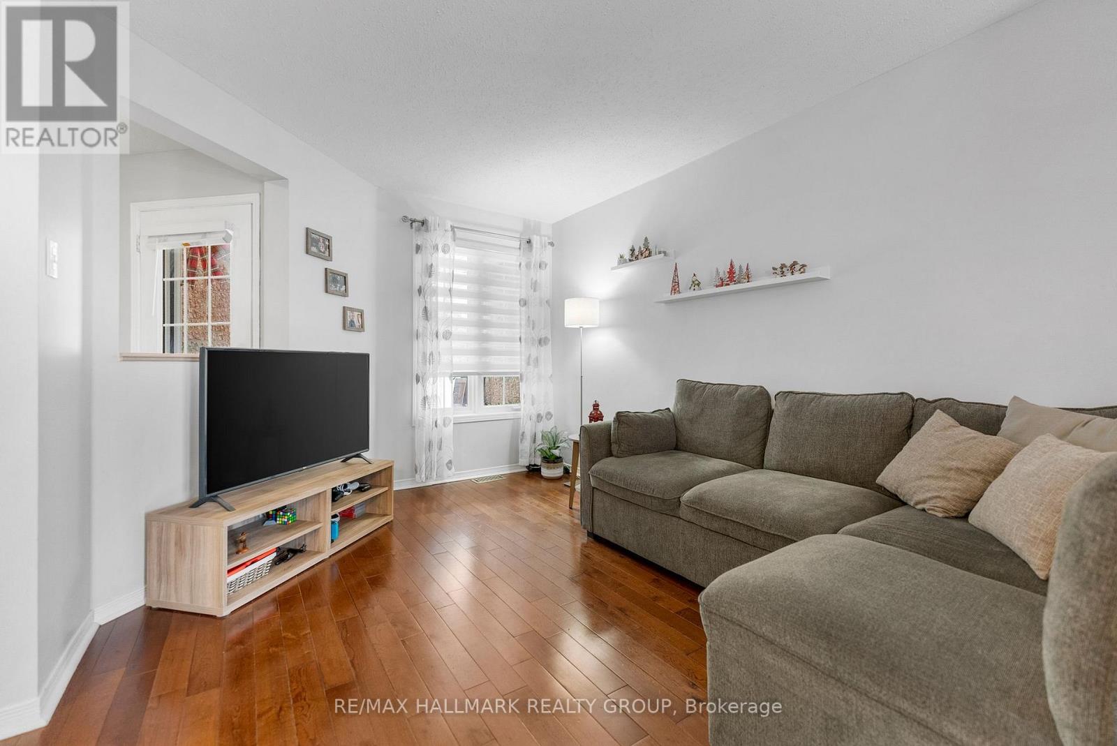 139 Whalings Circle, Ottawa, Ontario K2S 1S4 - Photo 11 - X12607760