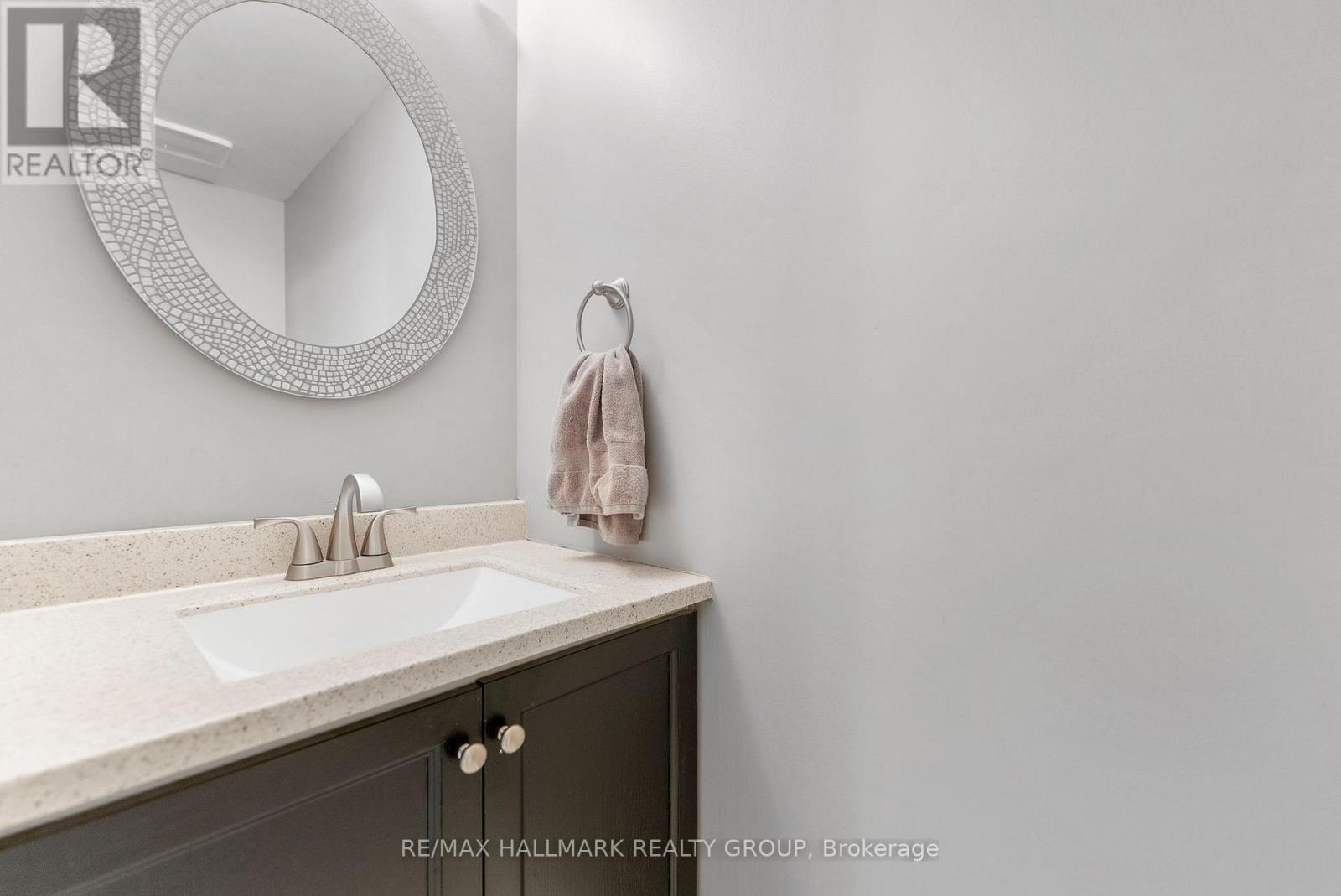 139 Whalings Circle, Ottawa, Ontario K2S 1S4 - Photo 12 - X12607760