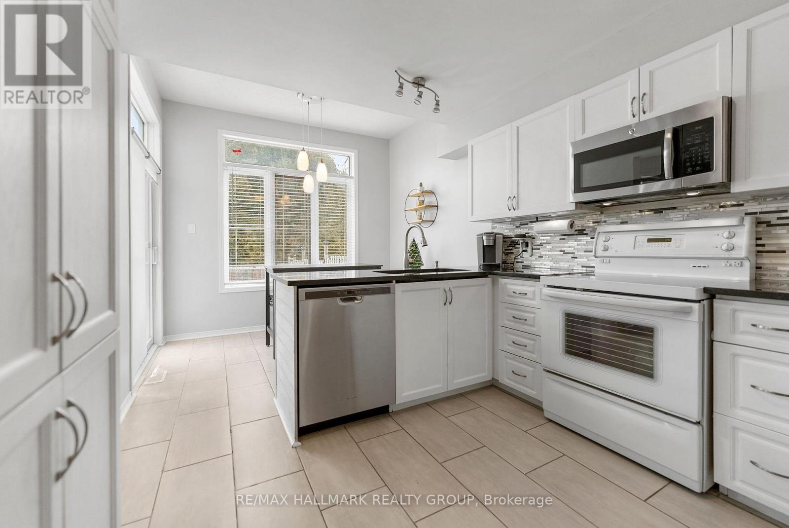 139 Whalings Circle, Ottawa, Ontario K2S 1S4 - Photo 16 - X12607760