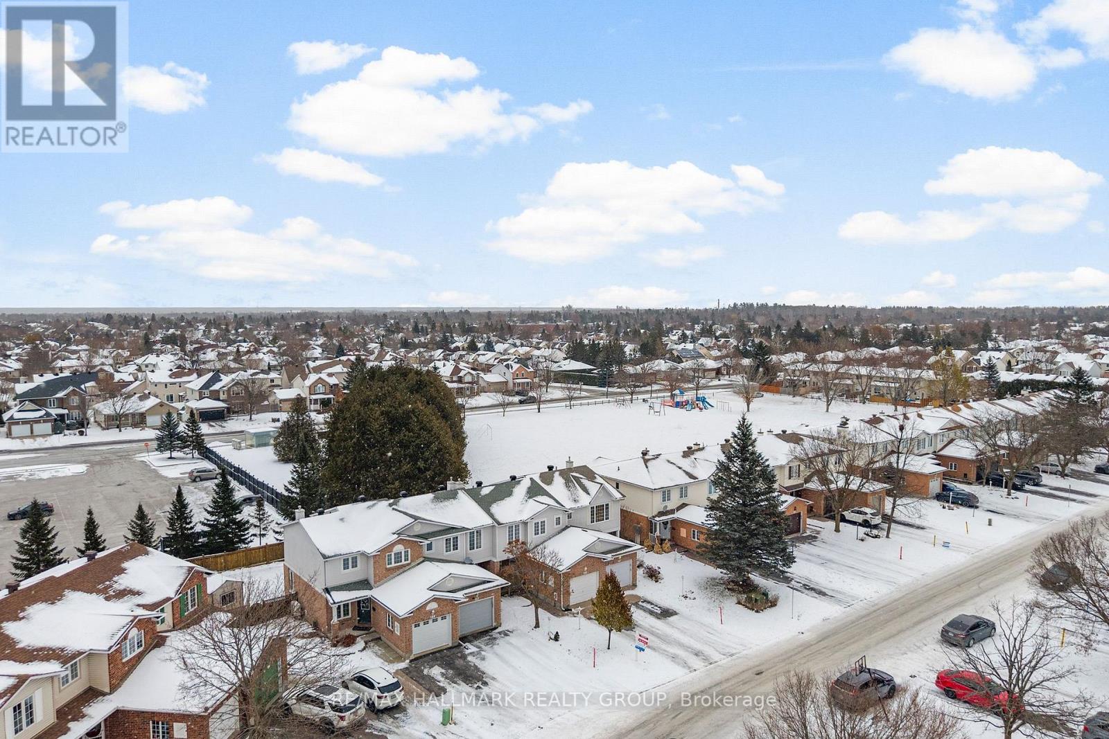 139 Whalings Circle, Ottawa, Ontario K2S 1S4 - Photo 2 - X12607760