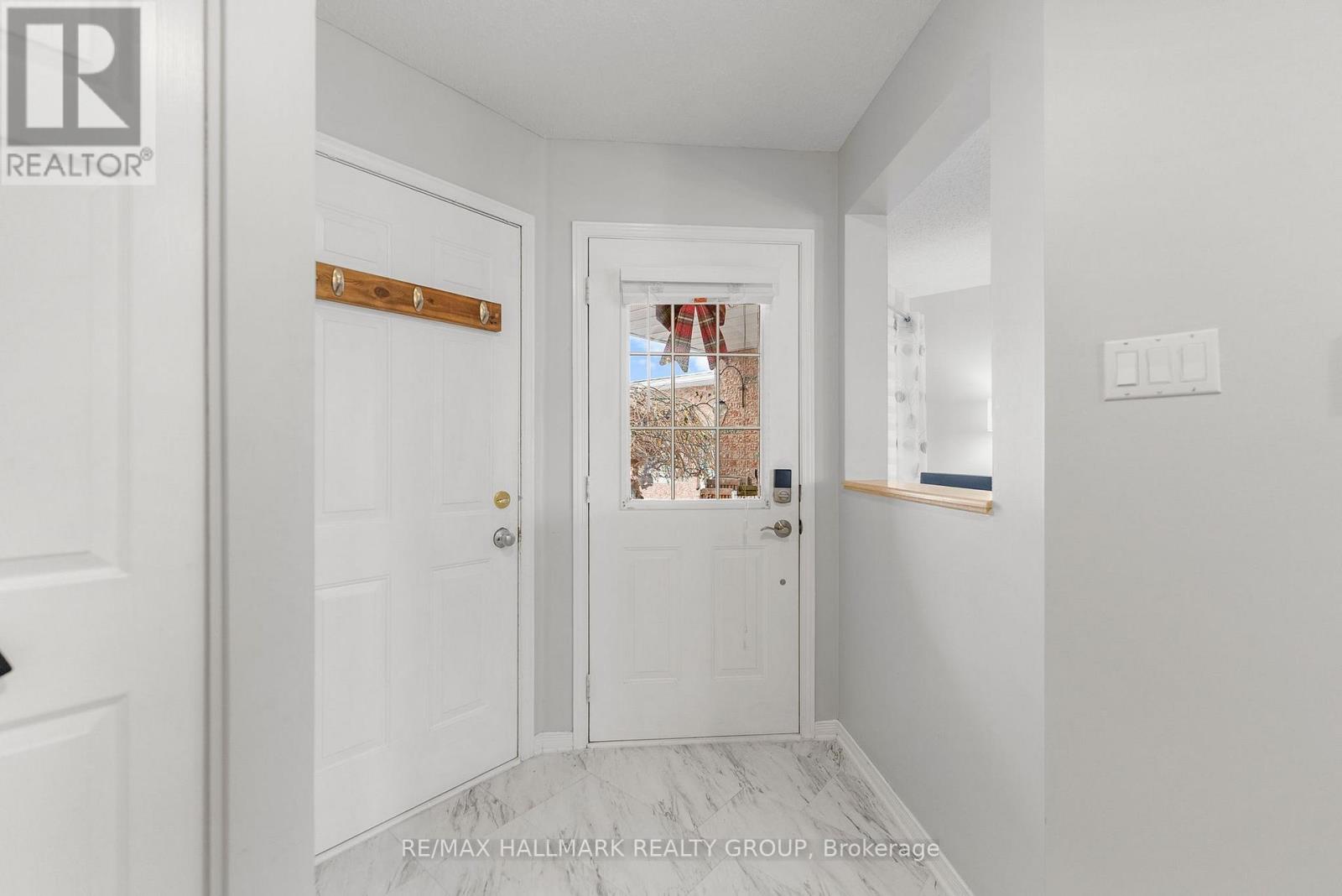 139 Whalings Circle, Ottawa, Ontario K2S 1S4 - Photo 8 - X12607760