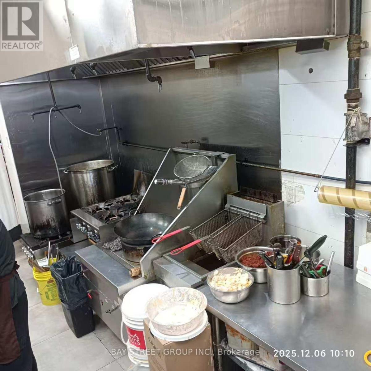 A - 5437 Yonge Street, Toronto, Ontario  M2N 5S1 - Photo 6 - C12607682