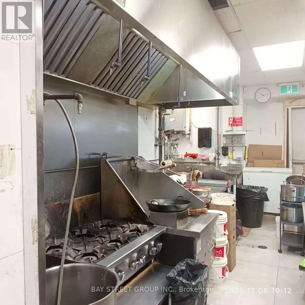 A - 5437 Yonge Street, Toronto, Ontario  M2N 5S1 - Photo 5 - C12607682