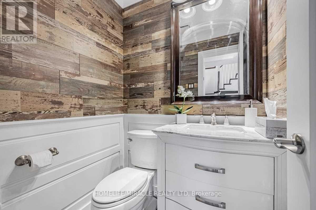 73 Dumfries Avenue, Brampton, Ontario  L6Z 2X9 - Photo 9 - W12531216