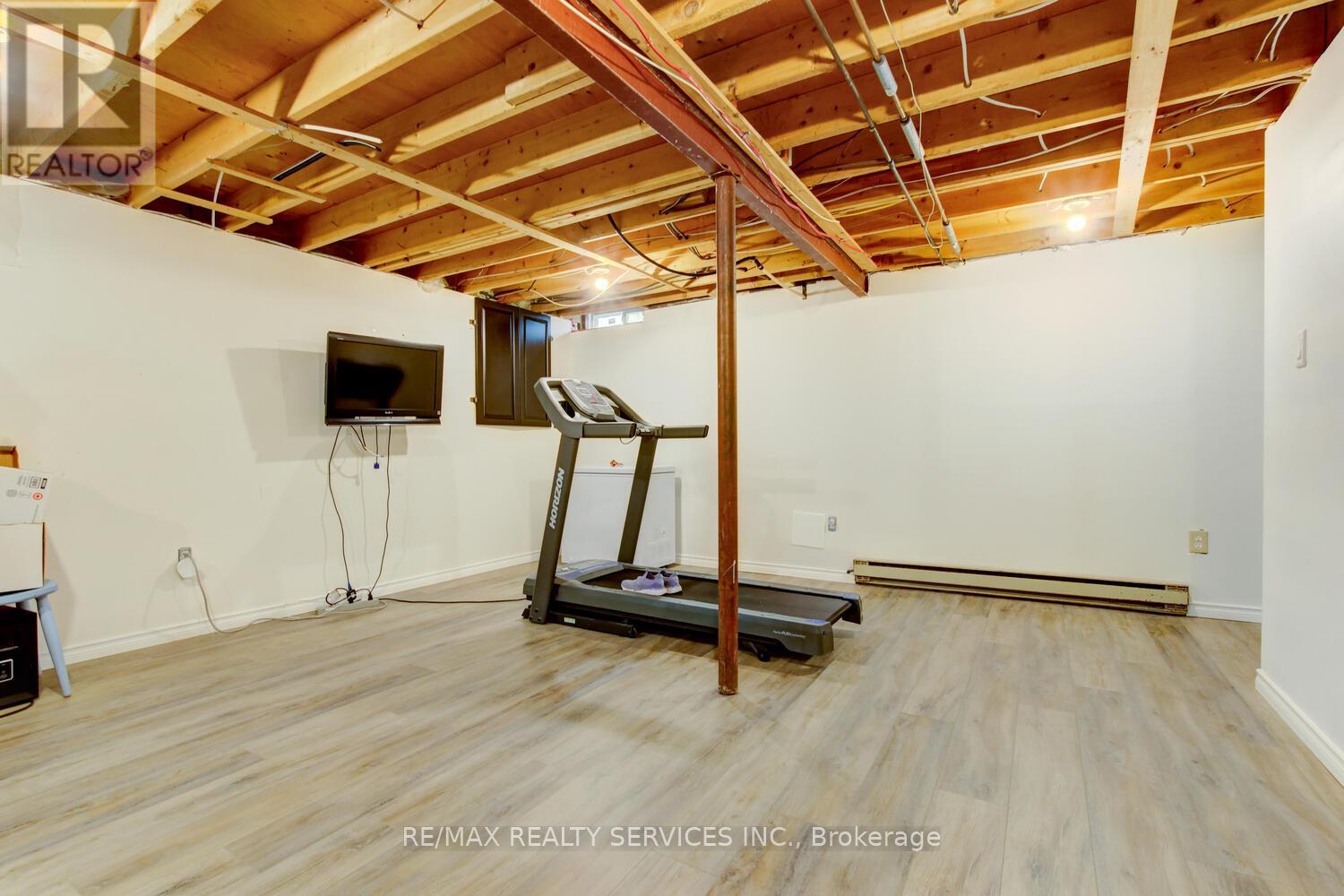 7 Hamlet Court, Brampton, Ontario  L6S 1X5 - Photo 30 - W12563874