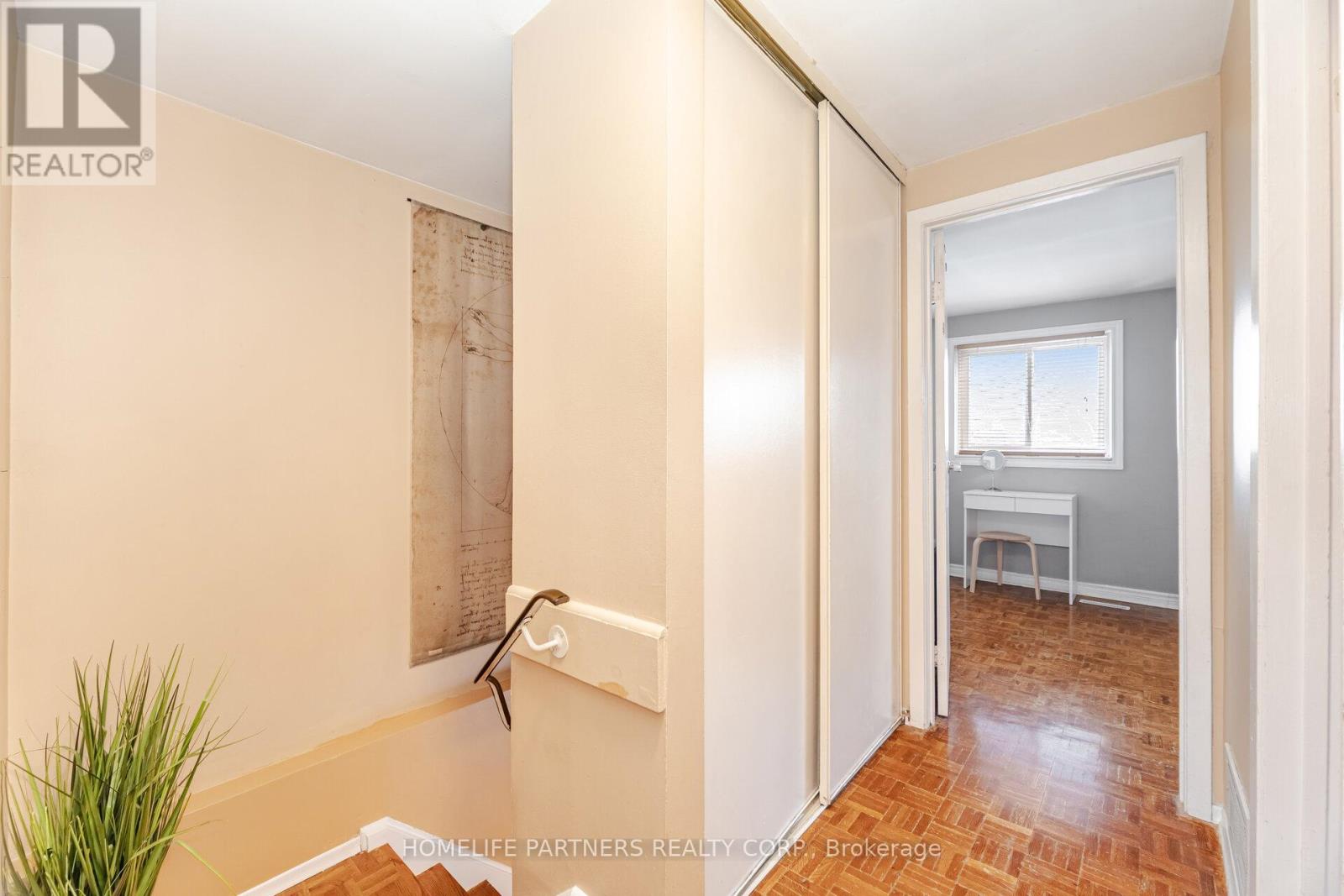 7695 Priory Crescent, Mississauga, Ontario L4T 3H6 - Photo 17 - W12605762