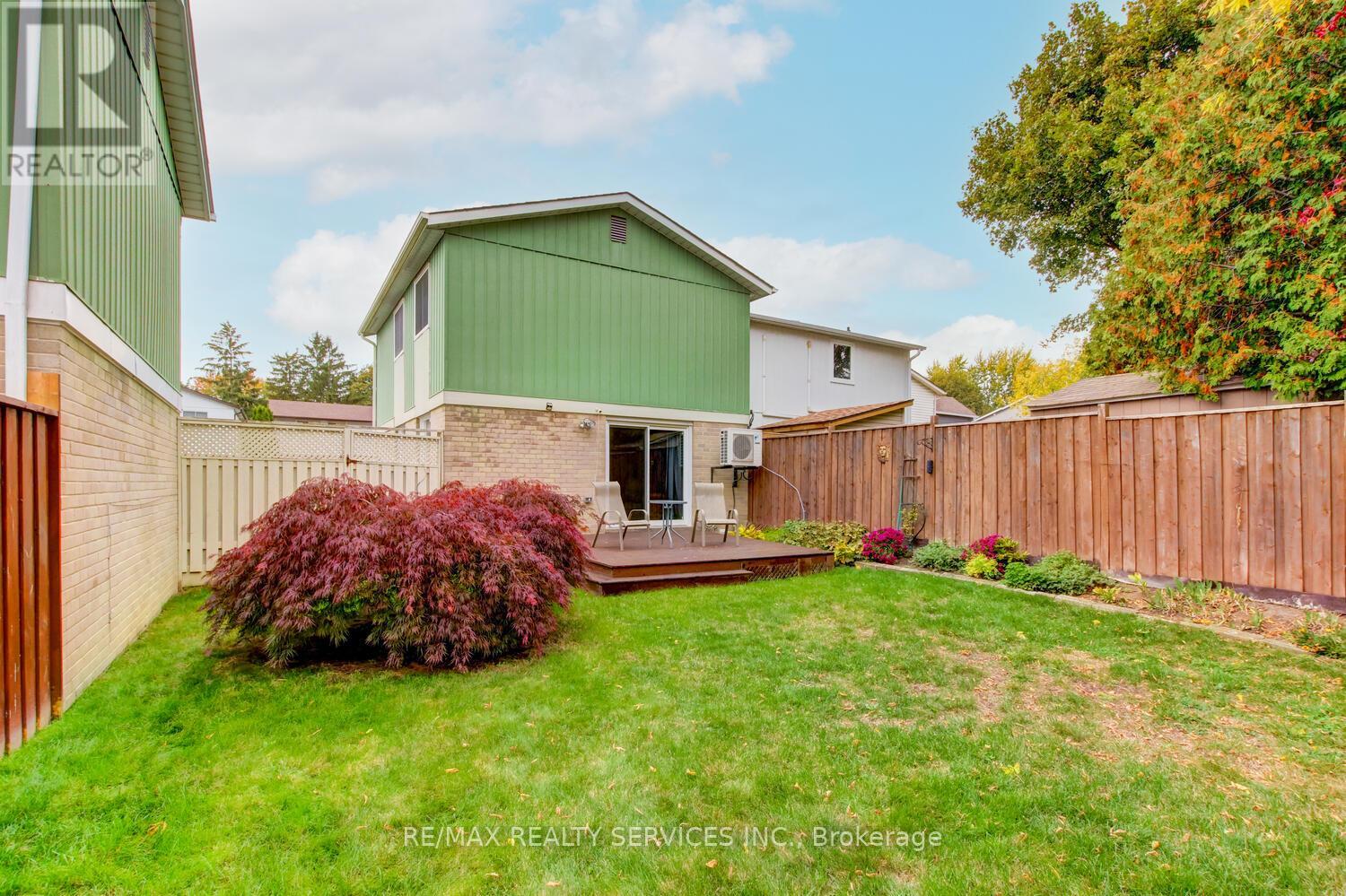 7 Hamlet Court, Brampton, Ontario  L6S 1X5 - Photo 36 - W12563874