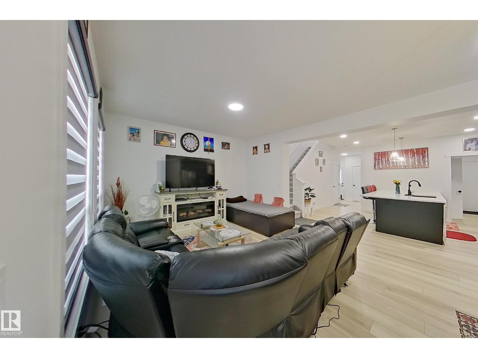 1340 11 Av Nw Nw, Edmonton, Alberta  T6T 2W4 - Photo 4 - E4467629