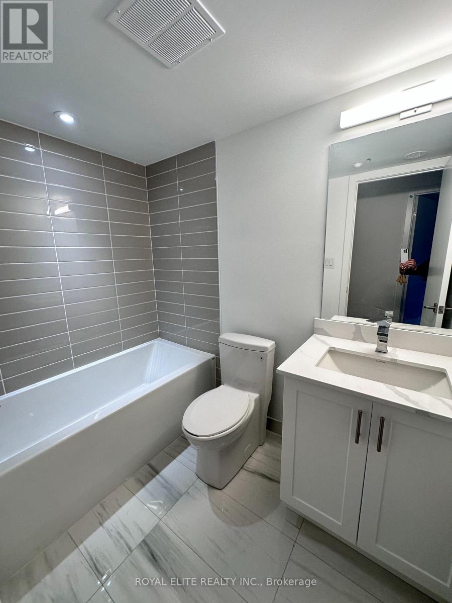 4 - 1475 O'connor Drive, Toronto, Ontario M4B 2V5 - Photo 4 - E12607770