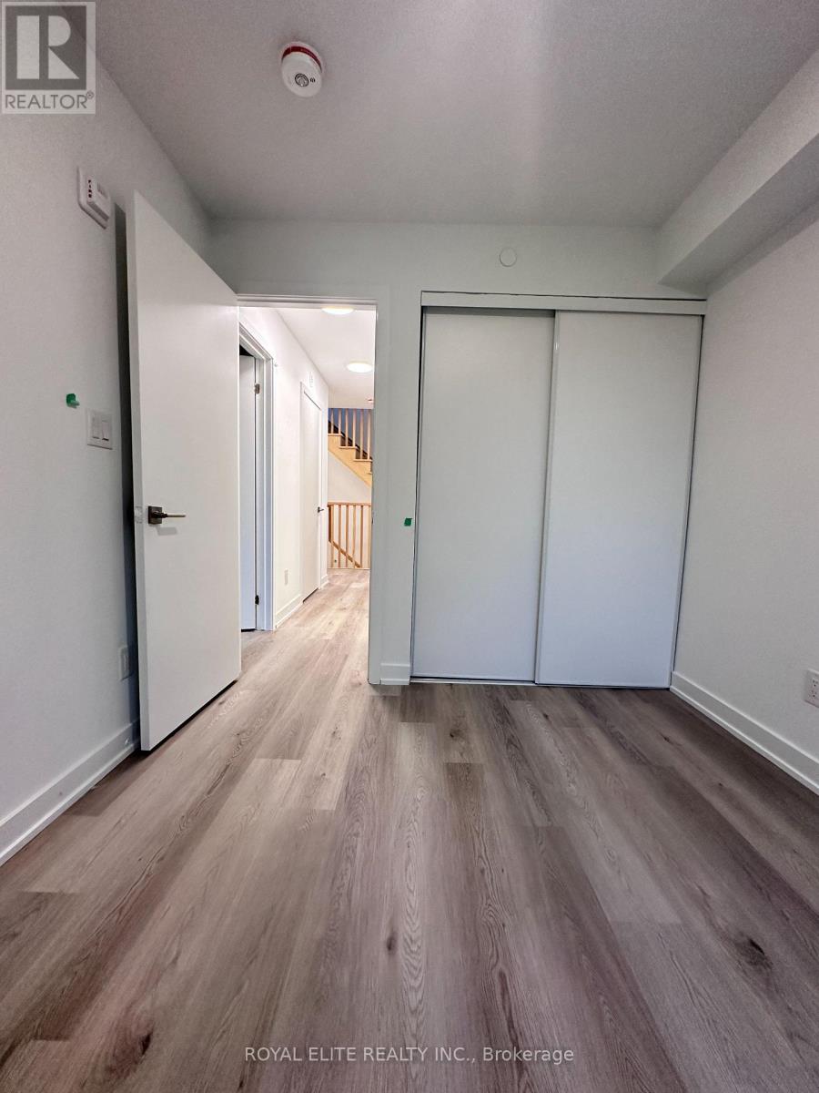 4 - 1475 O'connor Drive, Toronto, Ontario M4B 2V5 - Photo 6 - E12607770