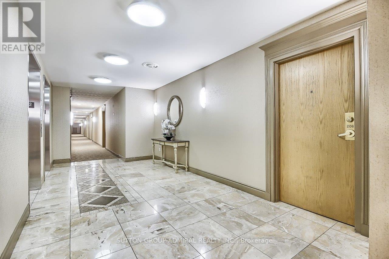 206 - 1 Maison Parc Court, Vaughan, Ontario  L4J 9K1 - Photo 4 - N12607808