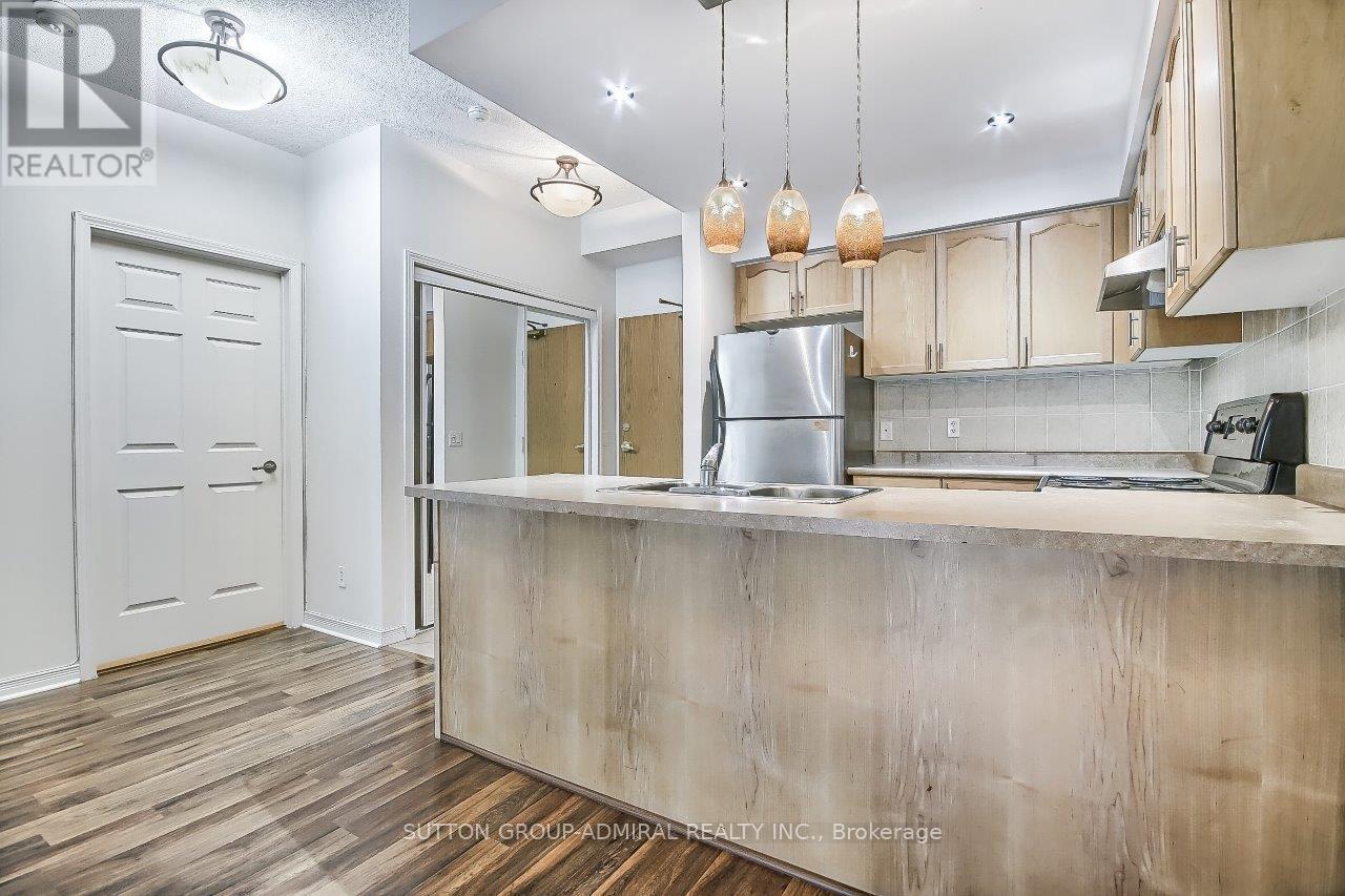 206 - 1 Maison Parc Court, Vaughan, Ontario  L4J 9K1 - Photo 5 - N12607808