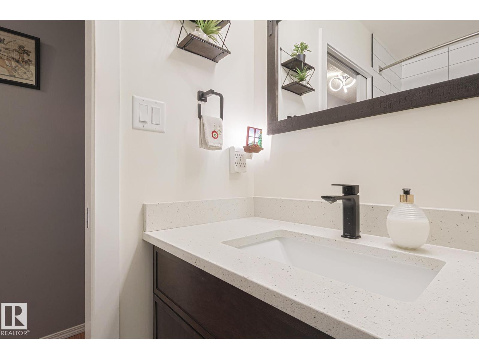 4032 77 St Nw, Edmonton, Alberta  T6K 0X6 - Photo 17 - E4467607