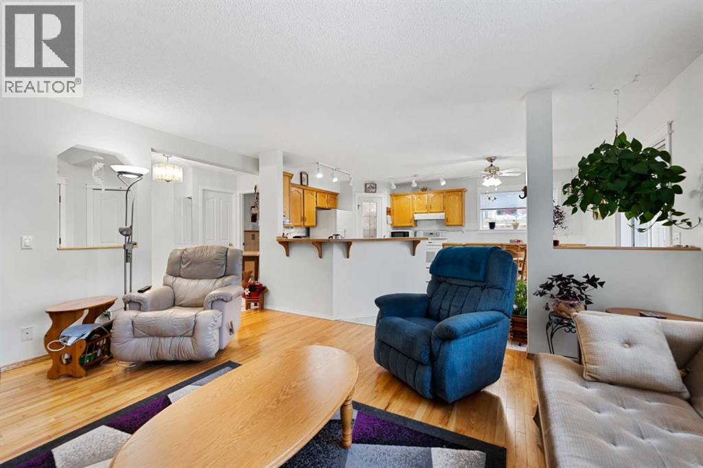 158 Somerglen Road Sw, Calgary, Alberta T2Y 3V4 - Photo 9 - A2272144