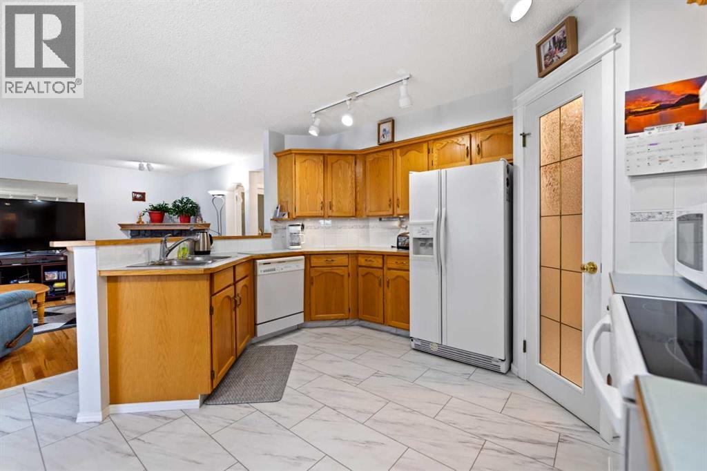 158 Somerglen Road Sw, Calgary, Alberta T2Y 3V4 - Photo 13 - A2272144