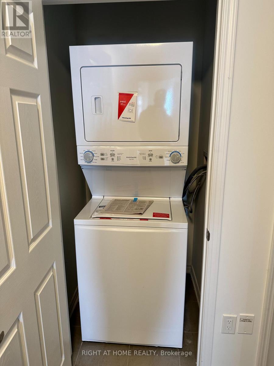 56 Forestwalk Street, Kitchener, Ontario  N2R 0S3 - Photo 12 - X12607800