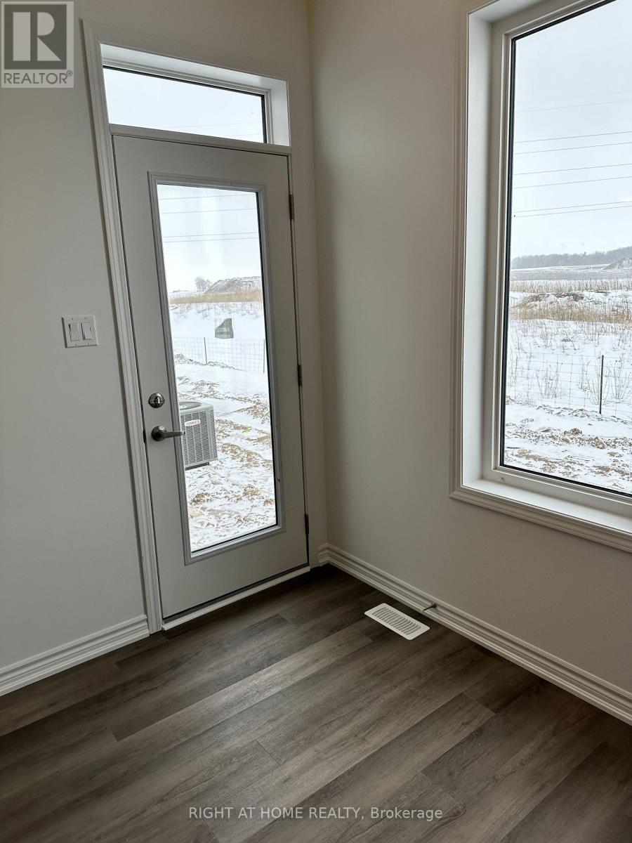 56 Forestwalk Street, Kitchener, Ontario  N2R 0S3 - Photo 8 - X12607800