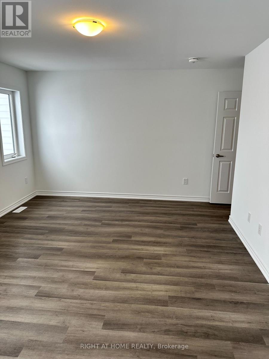 56 Forestwalk Street, Kitchener, Ontario  N2R 0S3 - Photo 9 - X12607800