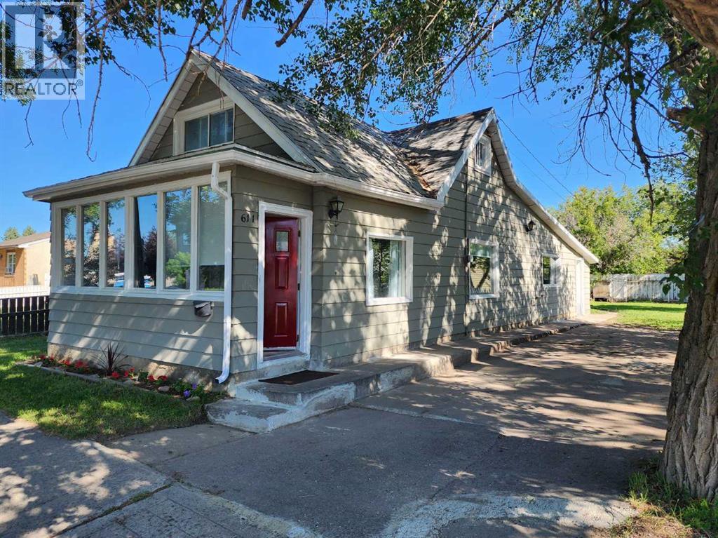 611 9 Avenue N, Lethbridge, Alberta
