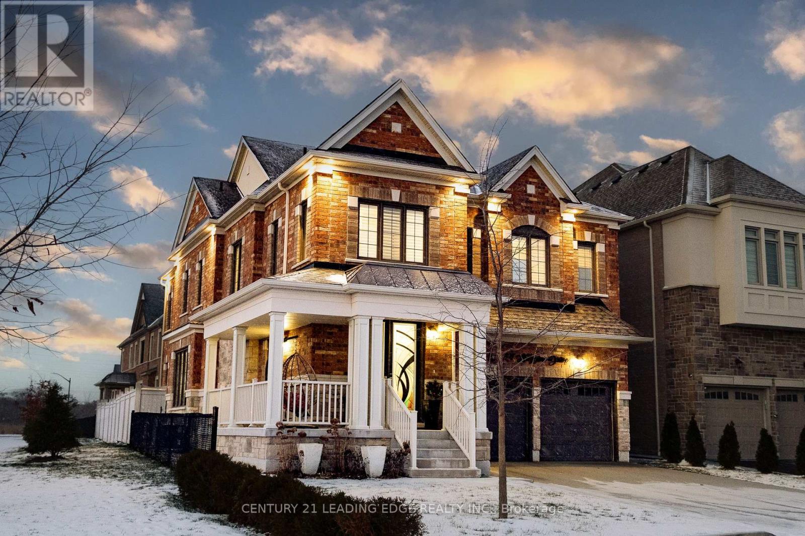 34 HUGGINS DRIVE, Whitby, Ontario