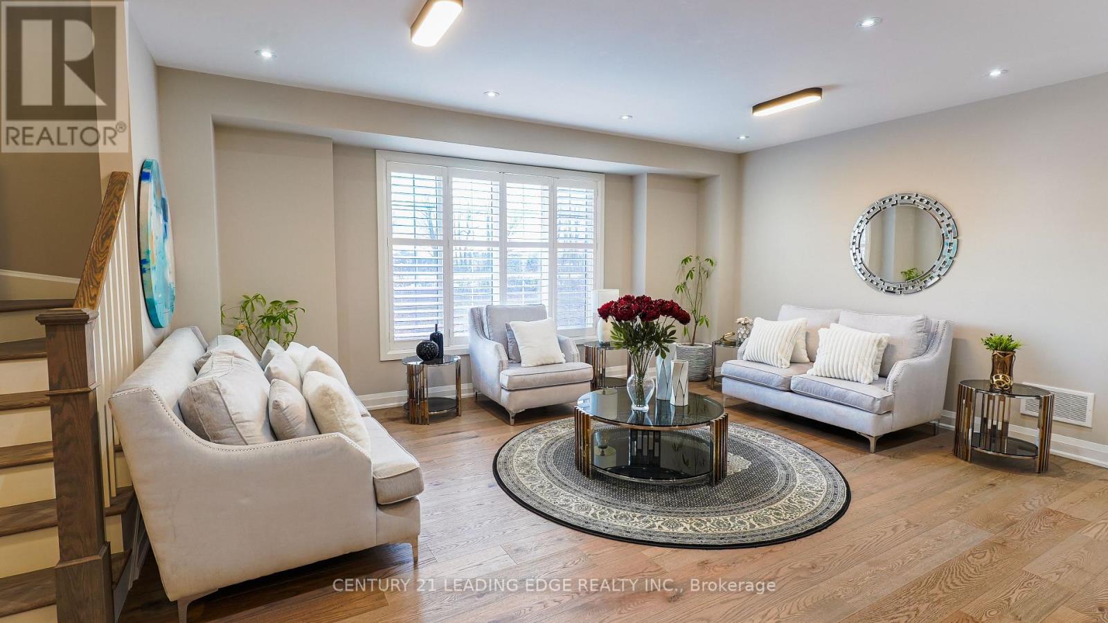 34 Huggins Drive, Whitby, Ontario  L1P 0N4 - Photo 8 - E12607816