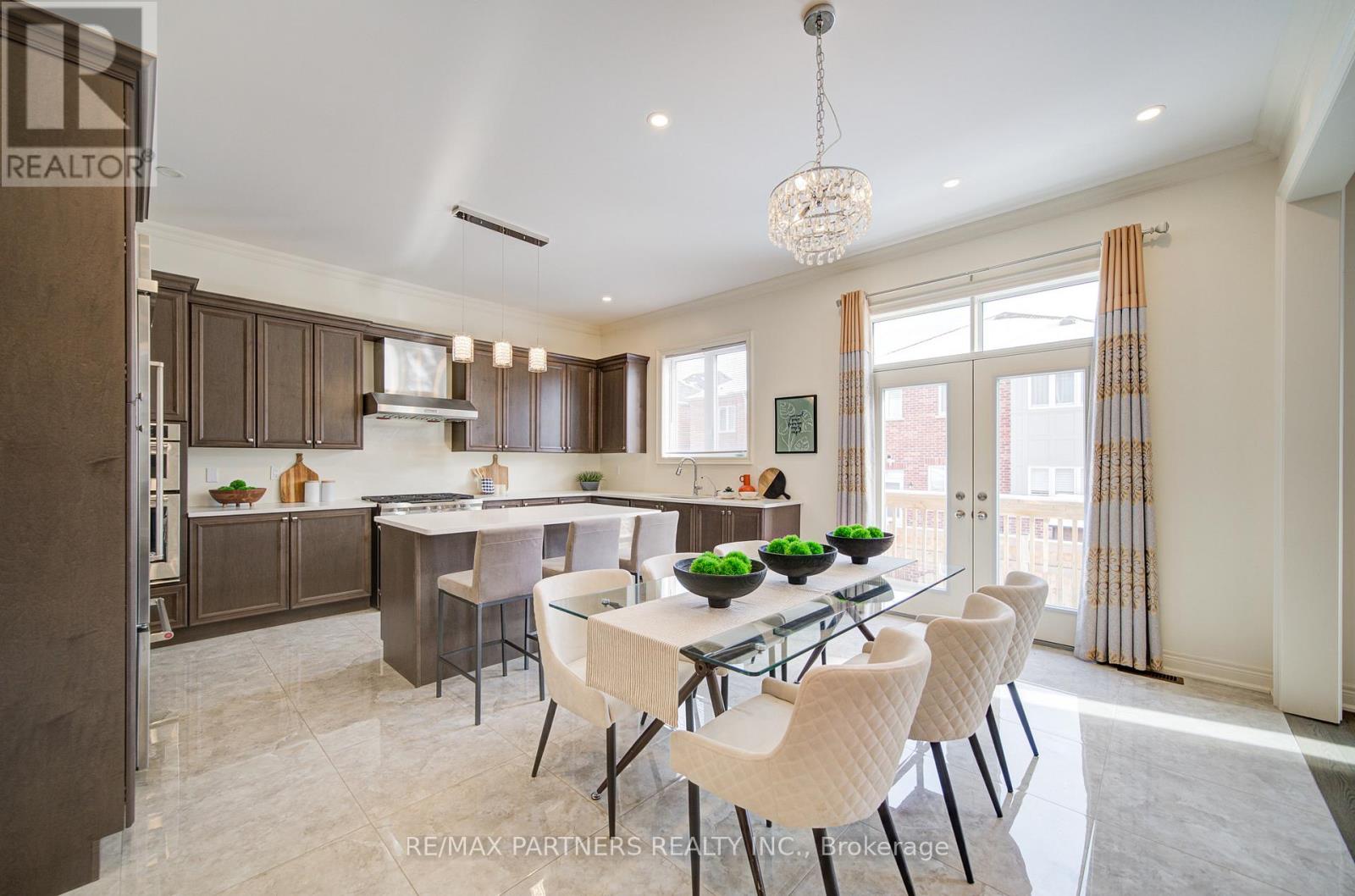 21 Planet Street, Richmond Hill, Ontario  L4C 4V8 - Photo 11 - N12607818