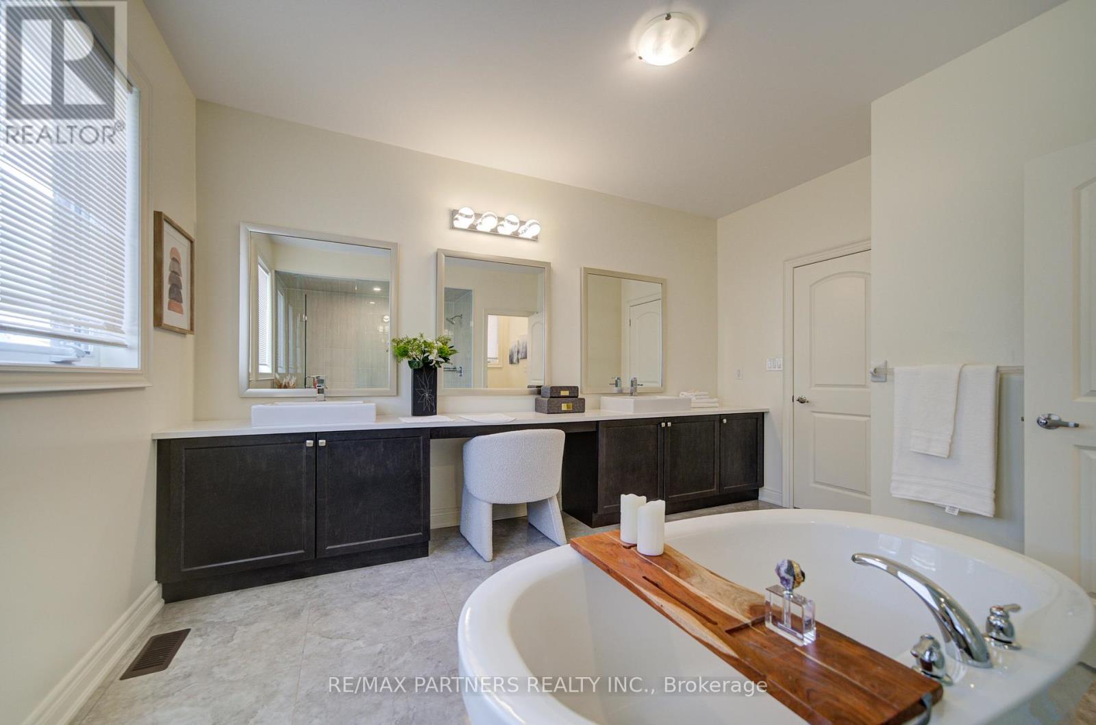 21 Planet Street, Richmond Hill, Ontario  L4C 4V8 - Photo 39 - N12607818