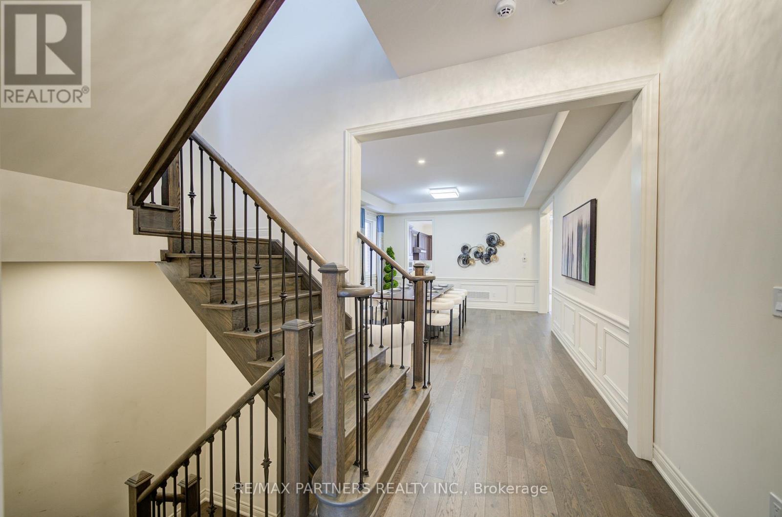 21 Planet Street, Richmond Hill, Ontario  L4C 4V8 - Photo 4 - N12607818