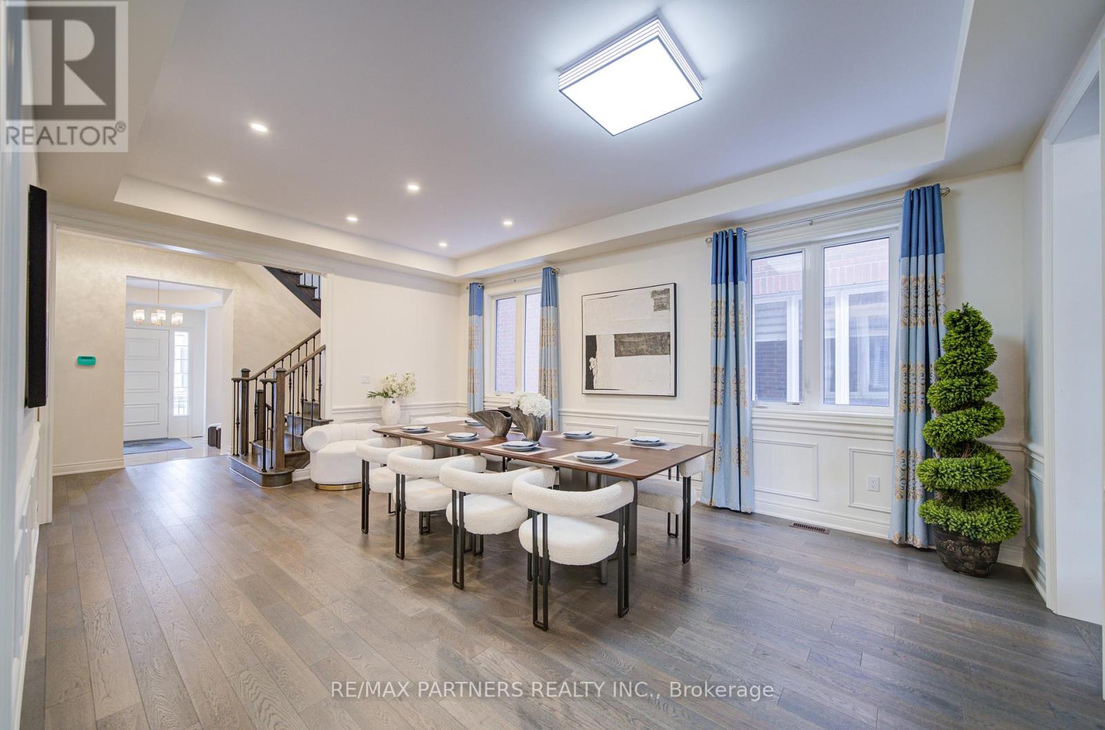 21 Planet Street, Richmond Hill, Ontario  L4C 4V8 - Photo 6 - N12607818