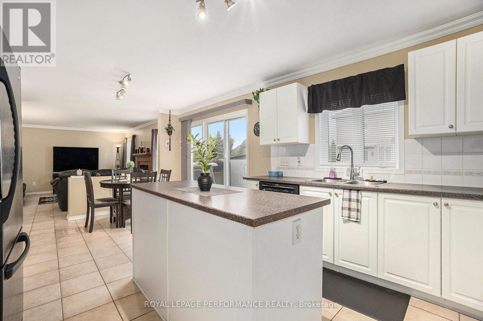 619 Chardonnay Drive, Ottawa, Ontario K4A 4K7 - Photo 16 - X12607830