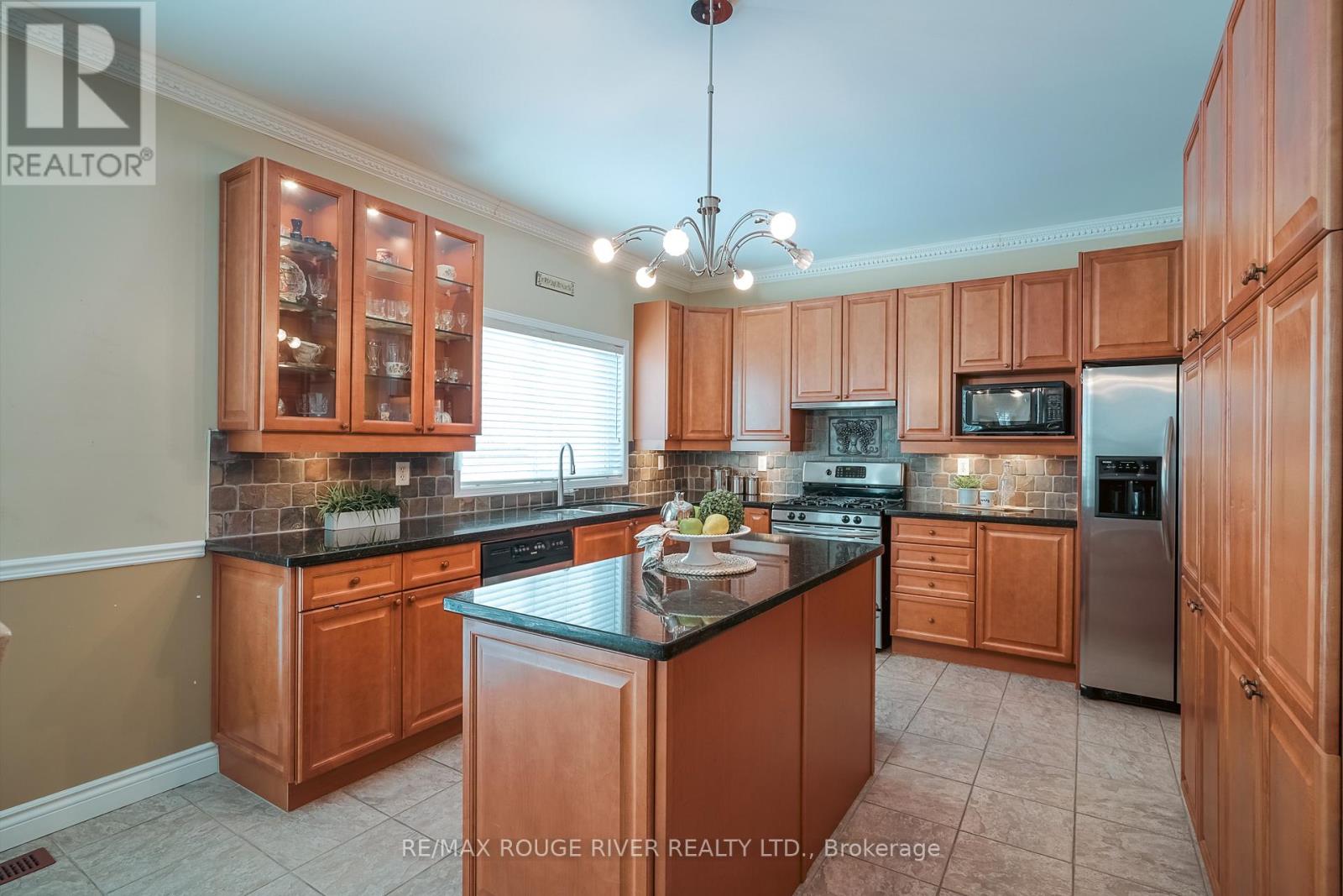 7 Butterworth Drive, Ajax, Ontario  L1T 4W8 - Photo 22 - E12607572