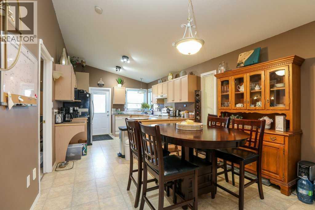 279 Peigan Court  W, Lethbridge, Alberta  T1K 7K6 - Photo 12 - A2274305